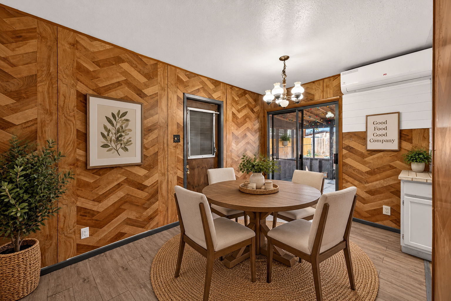 Dining Room Virtually Staged