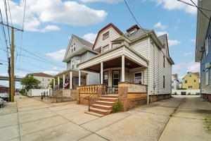 W 3rd St-S1209-002.jpg