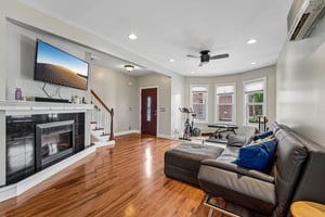 W 3rd St-S1209-008.jpg