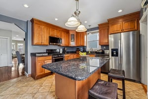 W 3rd St-S1209-015.jpg