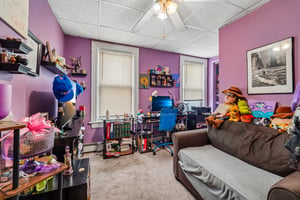 W 3rd St-S1209-024.jpg