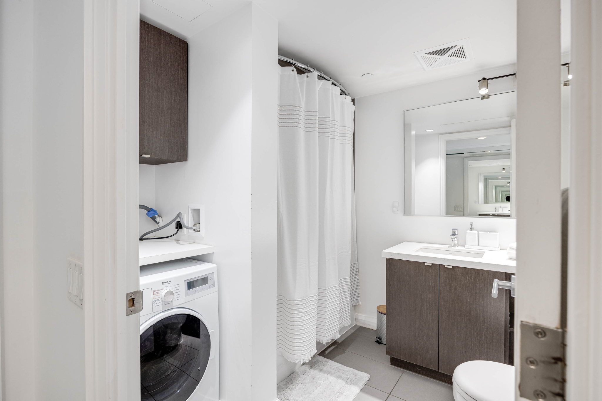 Toronto property showcase — delivered property photograph 14