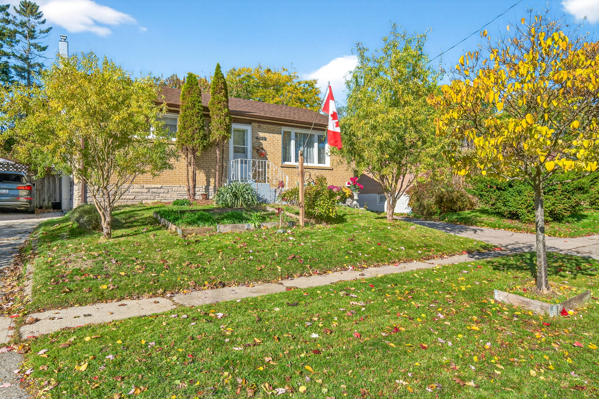 1550 Evangeline Dr Oshawa, ON L1J 3T2