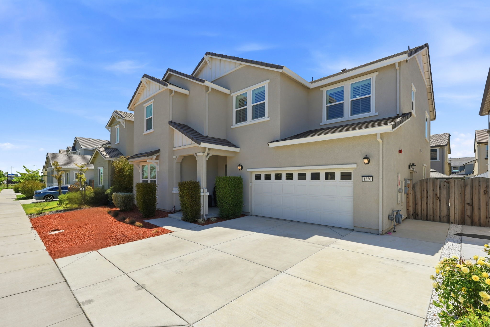 003_F8_1550 Plumas Dr