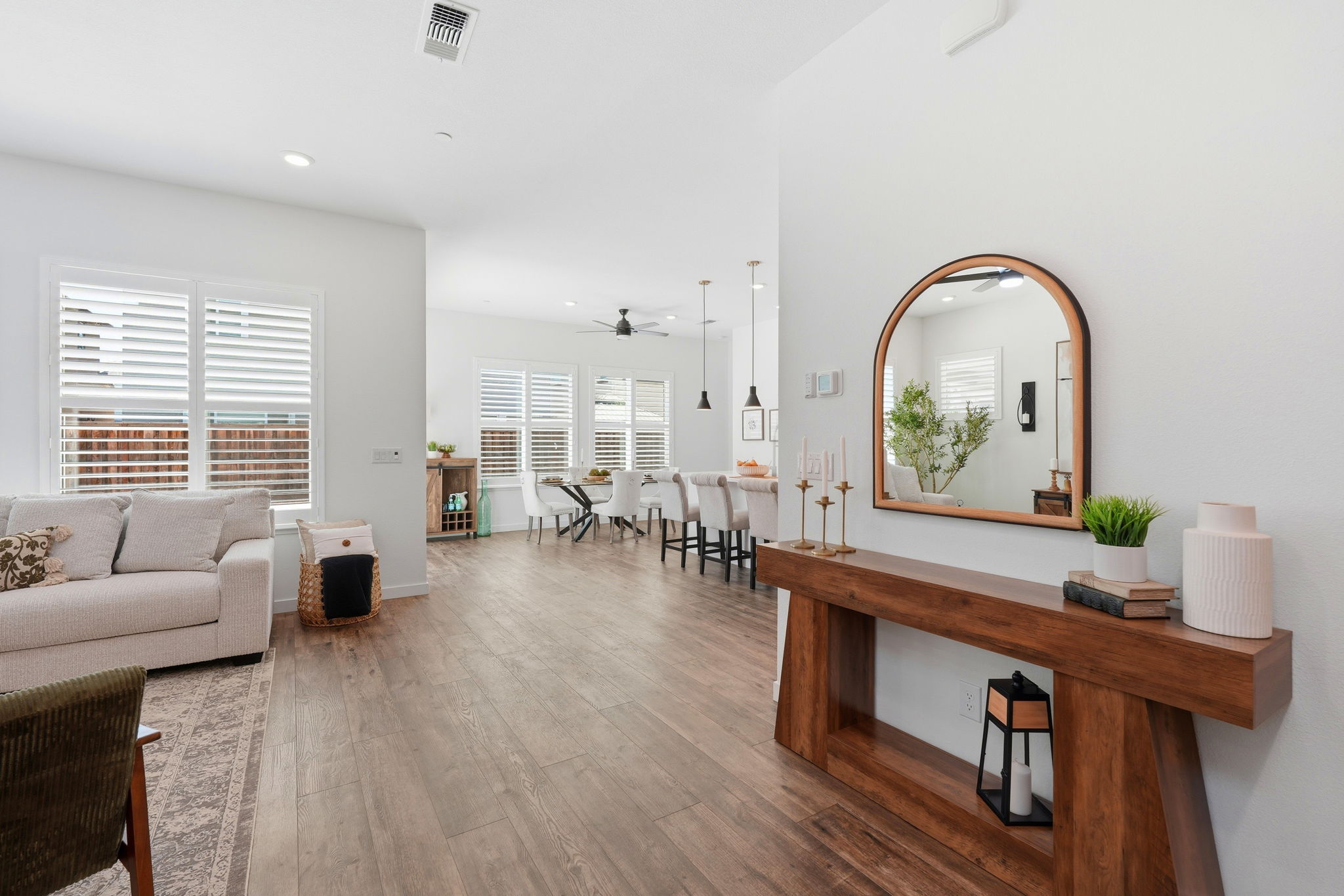 010_F8_1550 Plumas Dr