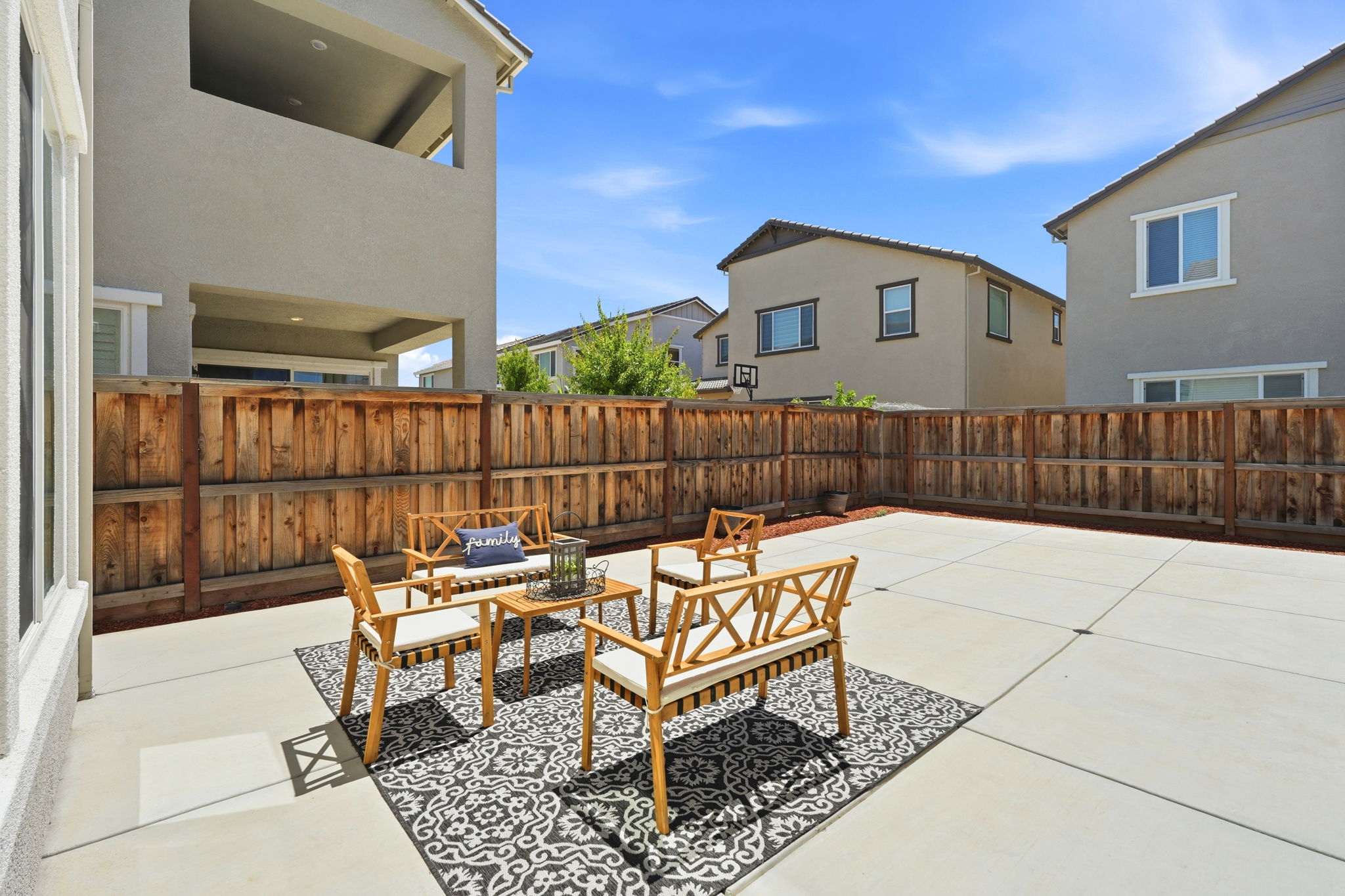 064_F8_1550 Plumas Dr
