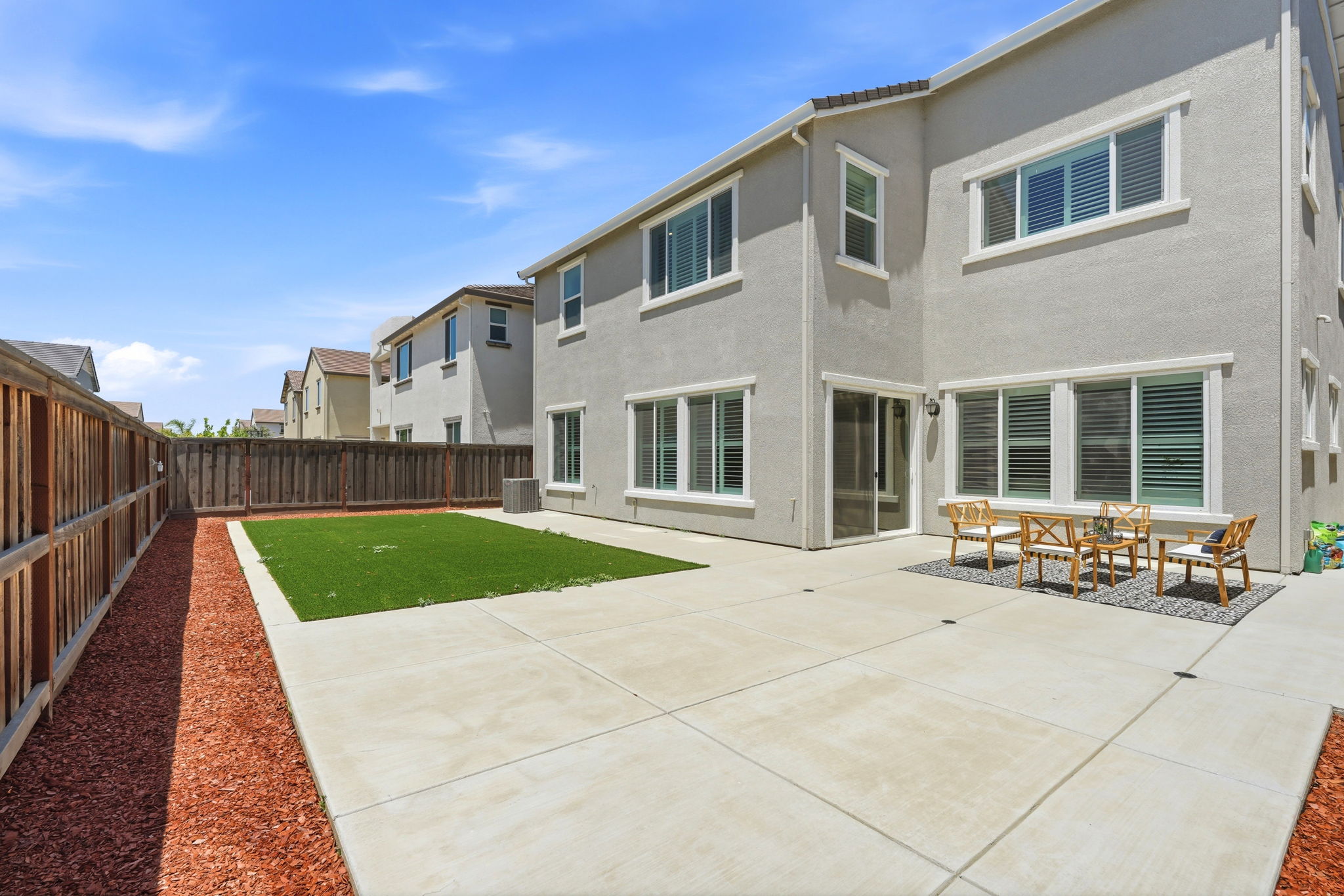 067_F8_1550 Plumas Dr