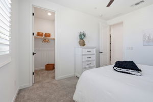 042_F8_1550 Plumas Dr