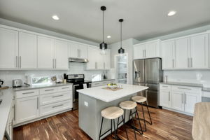 Kitchen/Breakfast Bar
