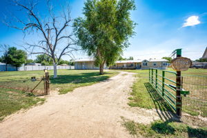  Photo 0