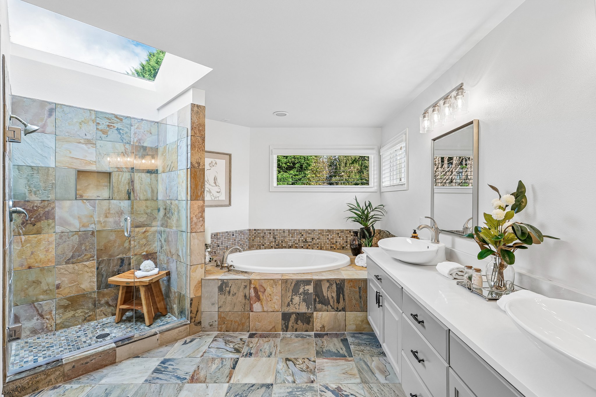33rd Ave SE-S2410-033.jpg
