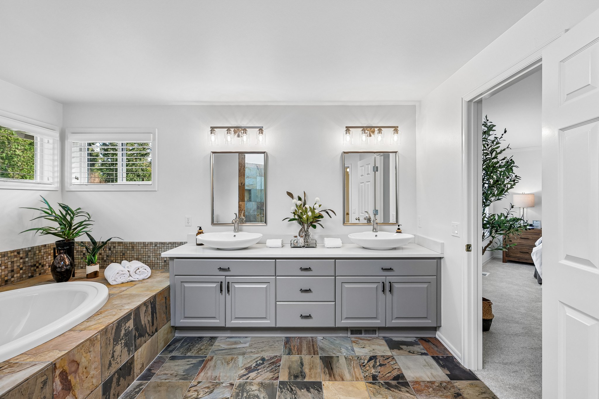 33rd Ave SE-S2410-034.jpg