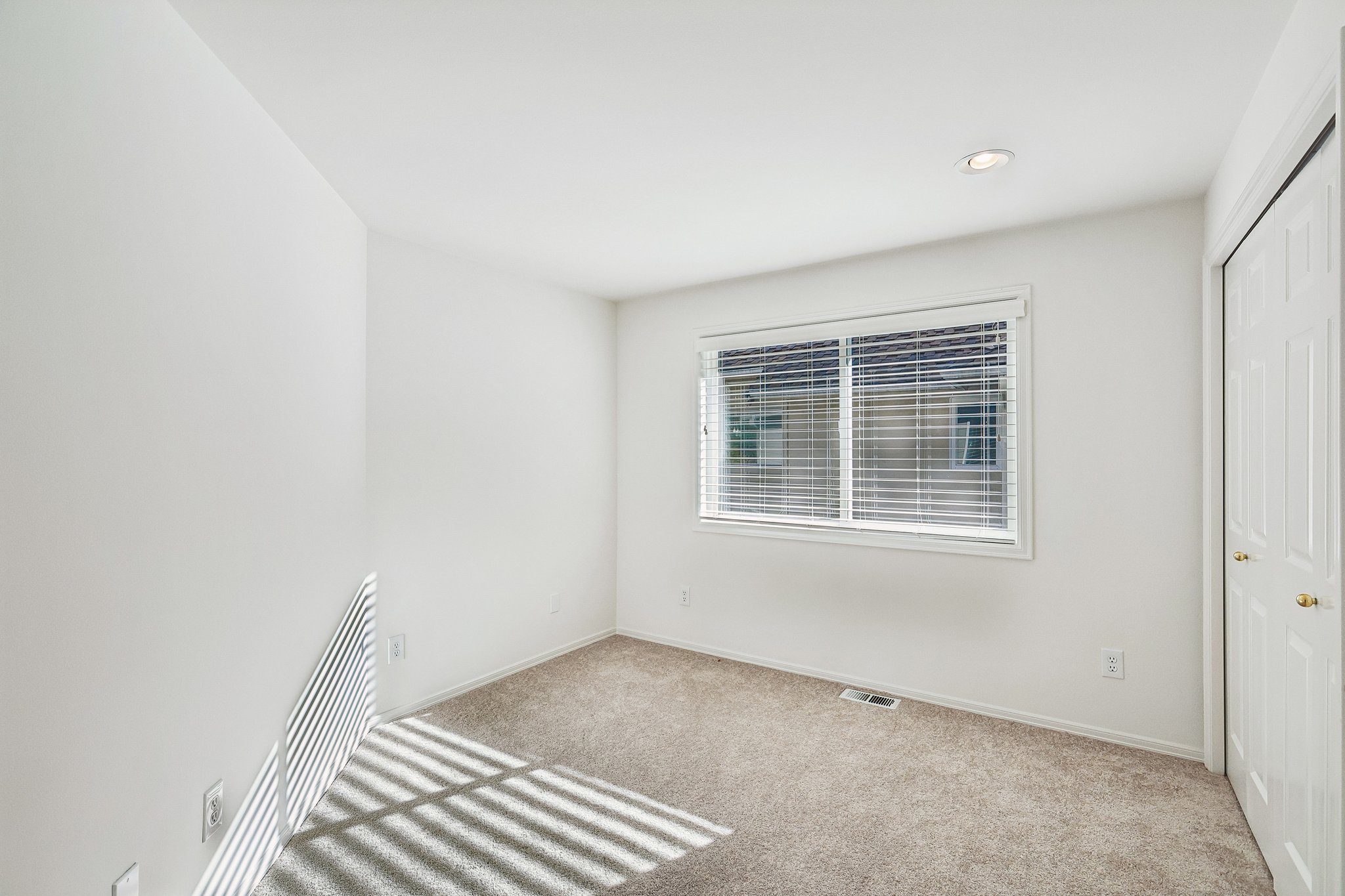 33rd Ave SE-S2410-037.jpg
