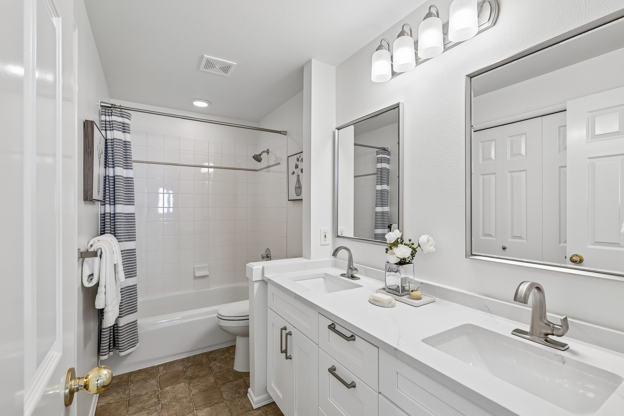 33rd Ave SE-S2410-039.jpg