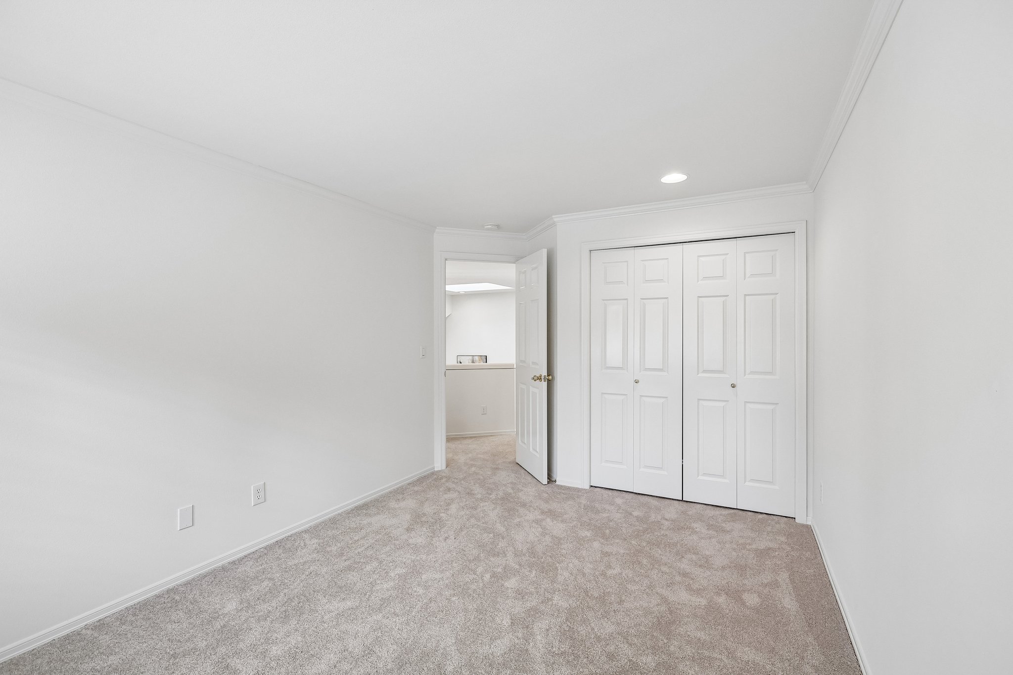 33rd Ave SE-S2410-041.jpg