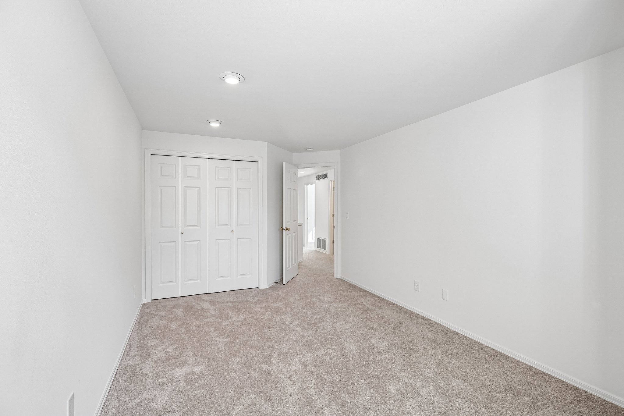 33rd Ave SE-S2410-043.jpg