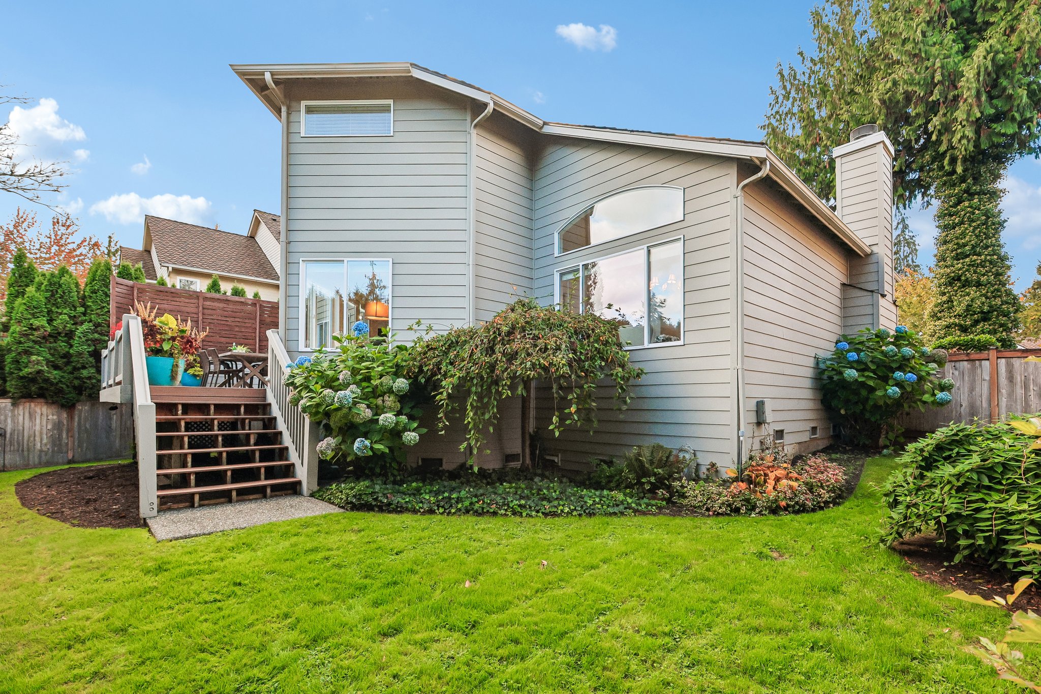33rd Ave SE-S2410-050.jpg
