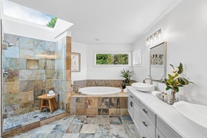 33rd Ave SE-S2410-033.jpg