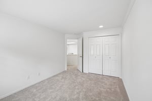 33rd Ave SE-S2410-041.jpg