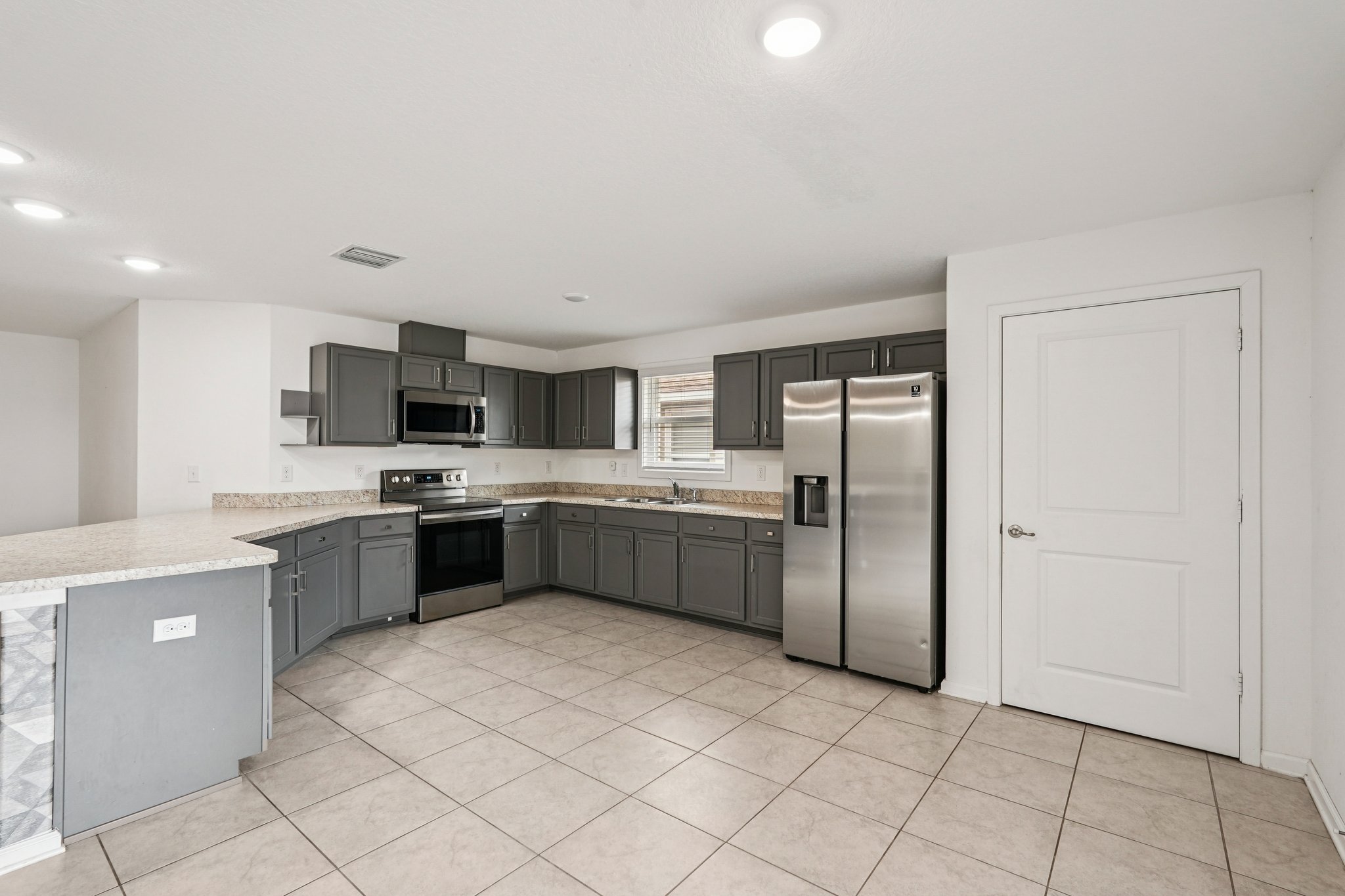 Blue Bayou Cir-S2802-017.jpg