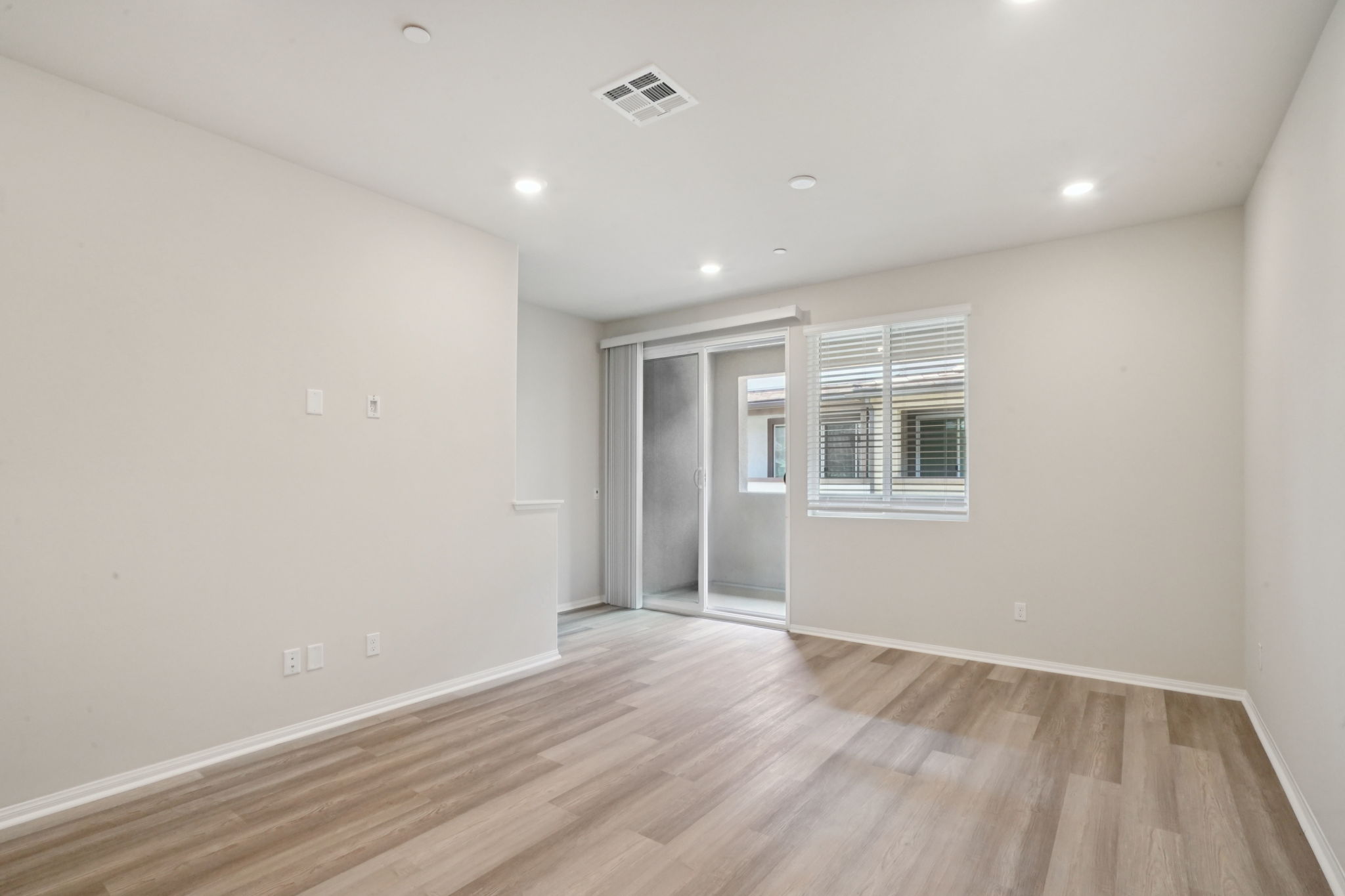 So Cal - Stratus - 1551 Stratus Dr Pomona CA 91768 - 005