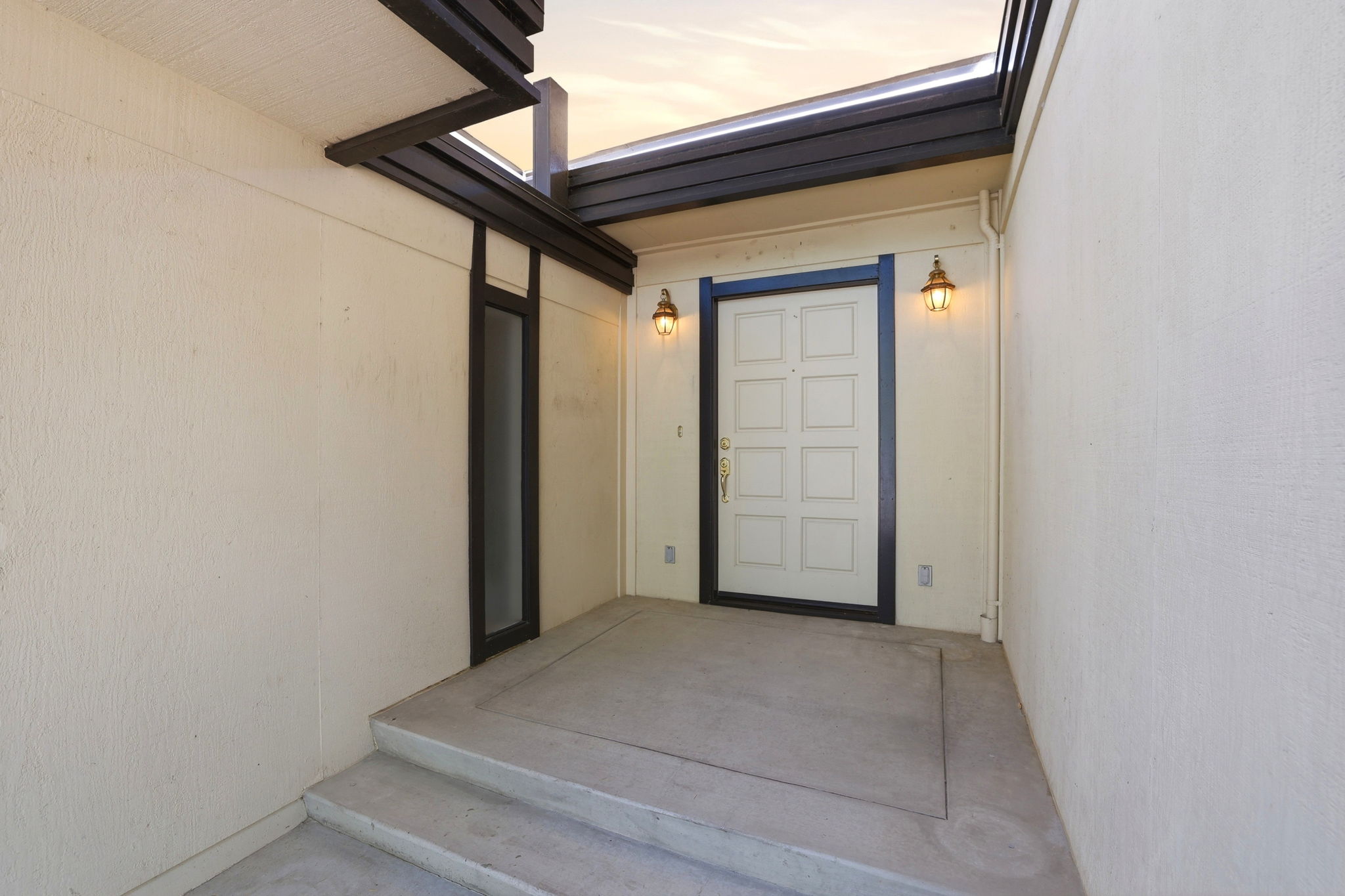 006_F8_15515 Corinne Dr