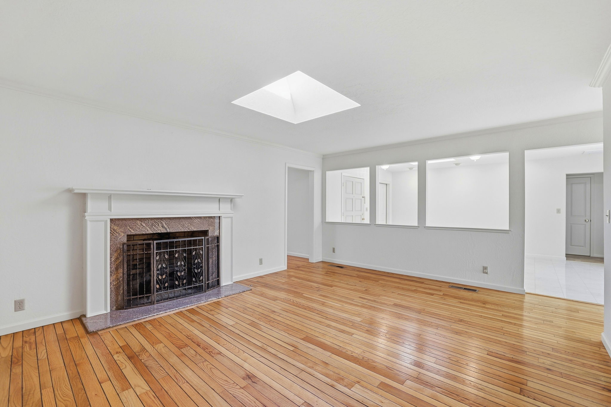 013_F8_15515 Corinne Dr