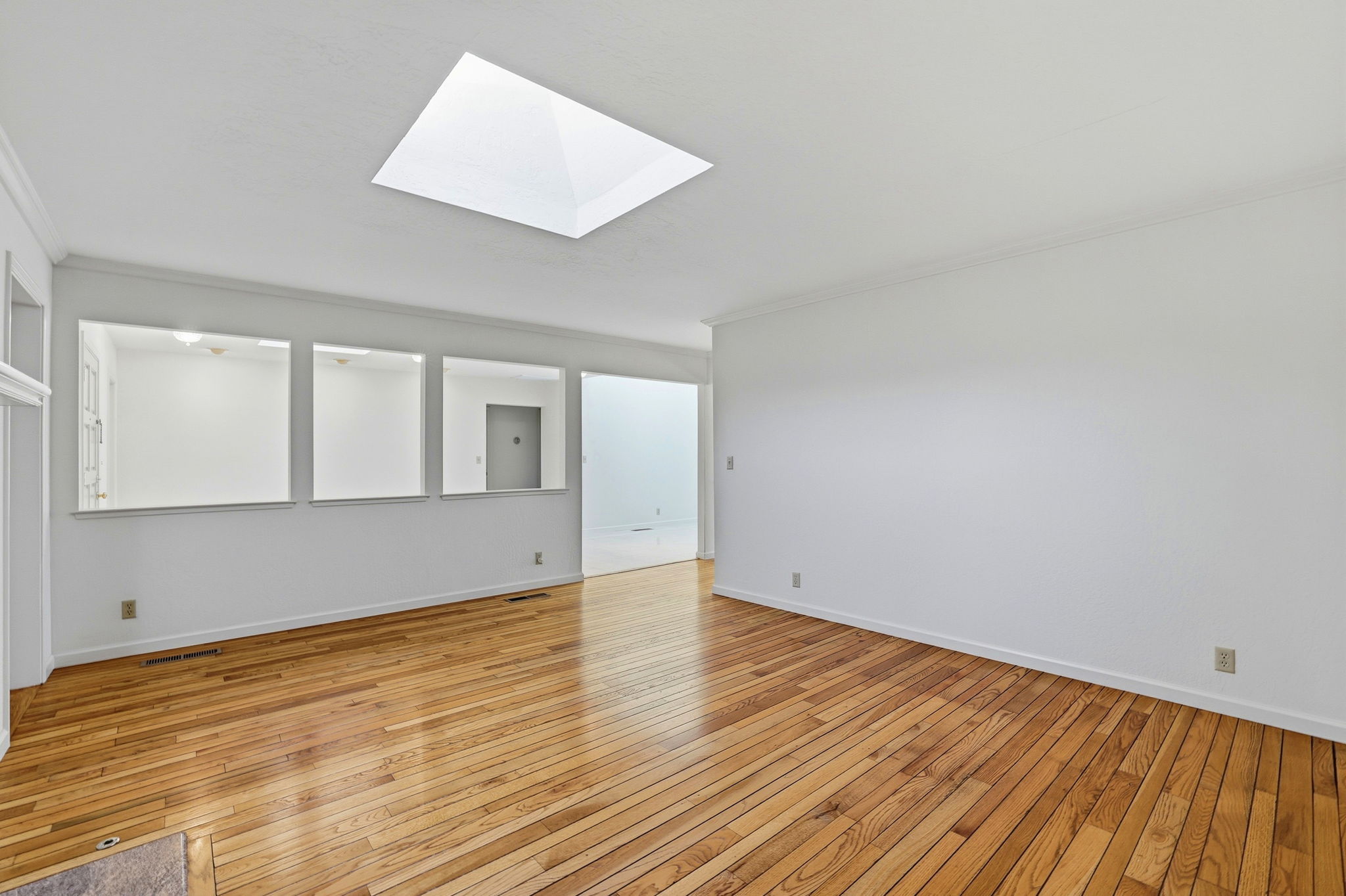 014_F8_15515 Corinne Dr