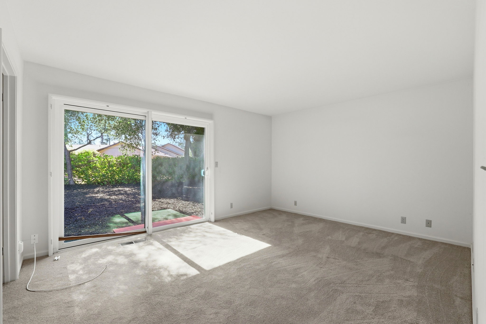 029_F8_15515 Corinne Dr