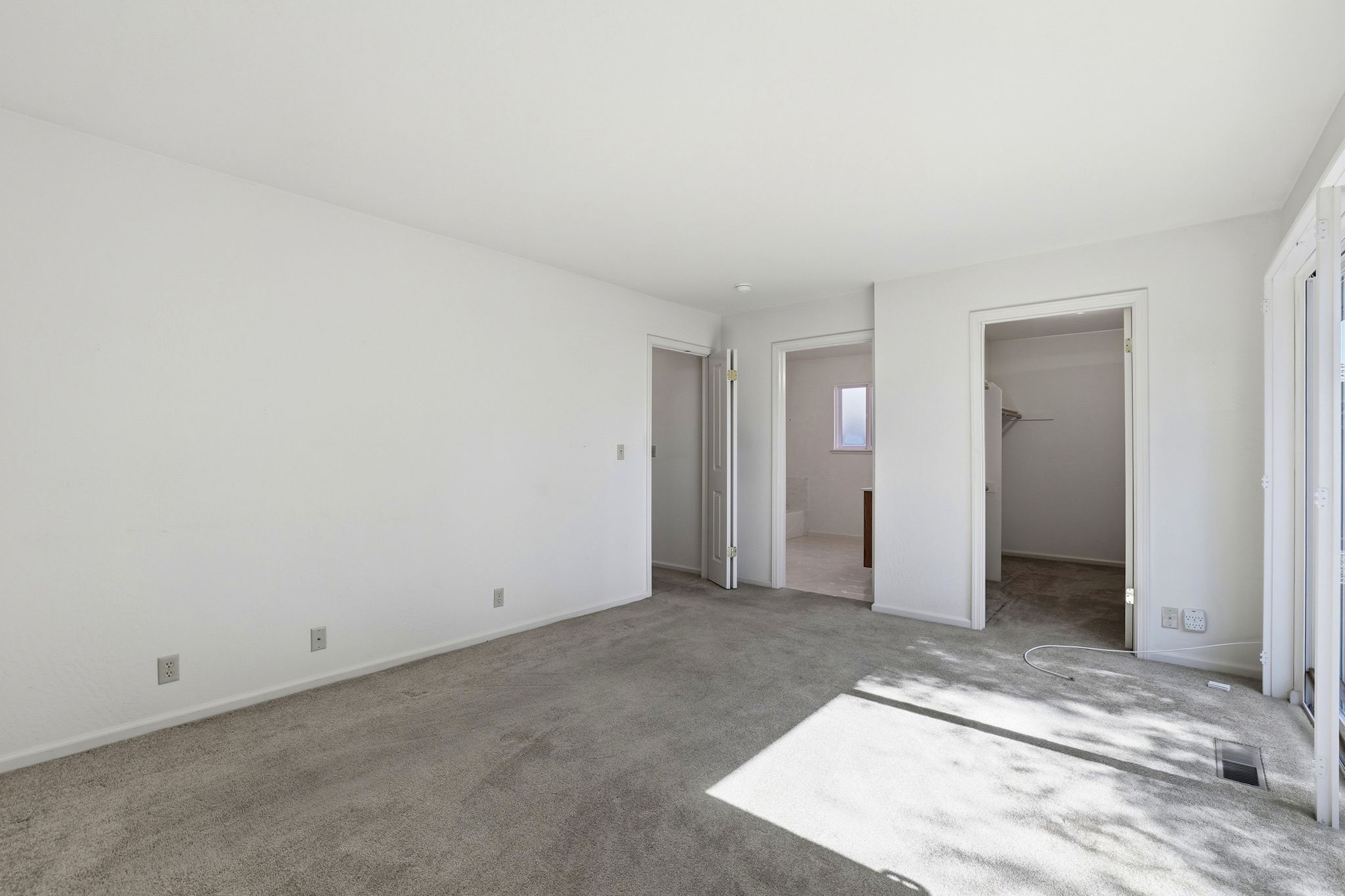 031_F8_15515 Corinne Dr
