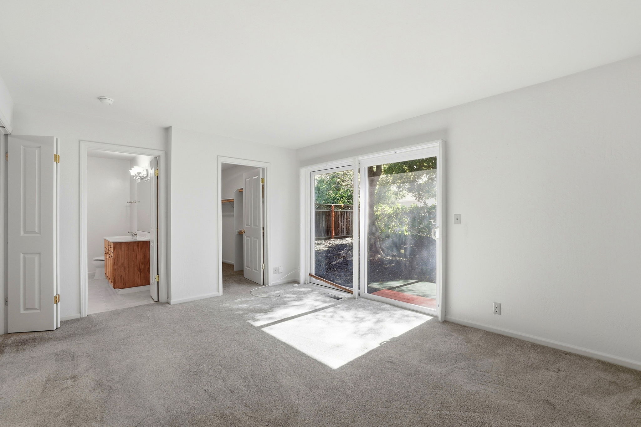 032_F8_15515 Corinne Dr