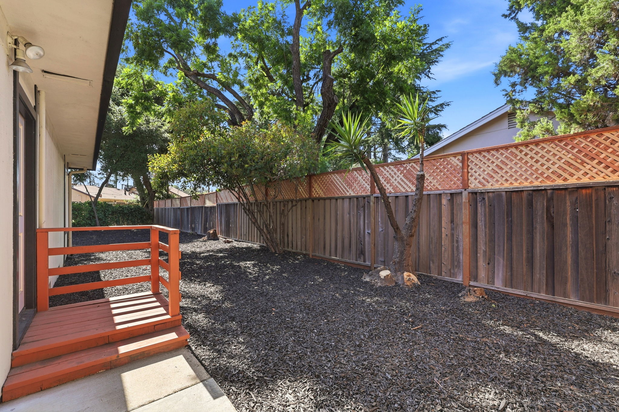 037_F8_15515 Corinne Dr