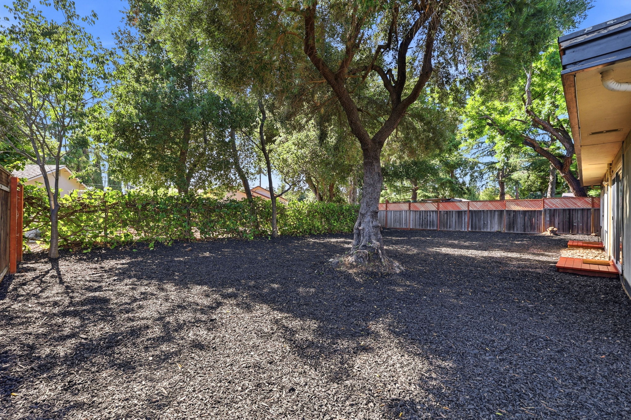 042_F8_15515 Corinne Dr