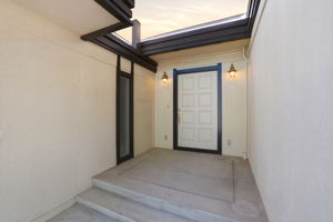 006_F8_15515 Corinne Dr