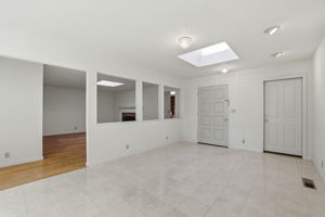 007_F8_15515 Corinne Dr