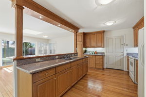 020_F8_15515 Corinne Dr