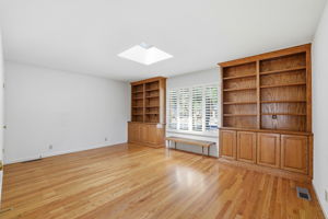 026_F8_15515 Corinne Dr