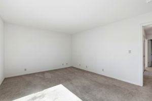 030_F8_15515 Corinne Dr