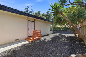 038_F8_15515 Corinne Dr