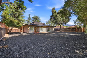 040_F8_15515 Corinne Dr