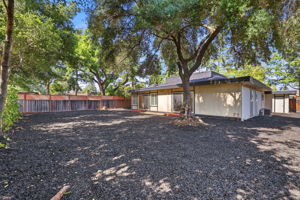 041_F8_15515 Corinne Dr