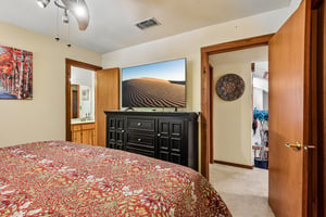 Long Creek St-S2207-026.jpg