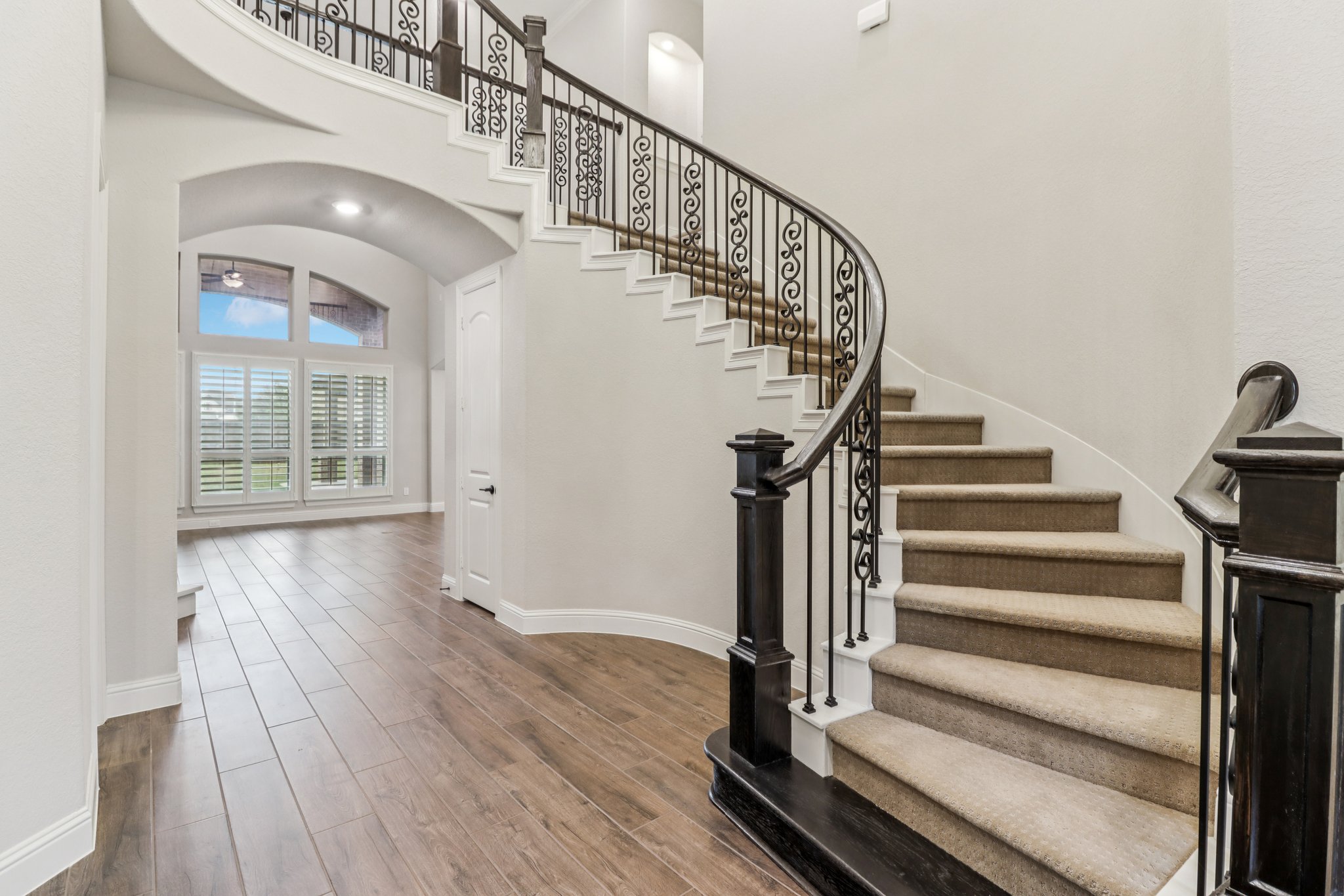 Patten Forest Dr-S0901-005.jpg