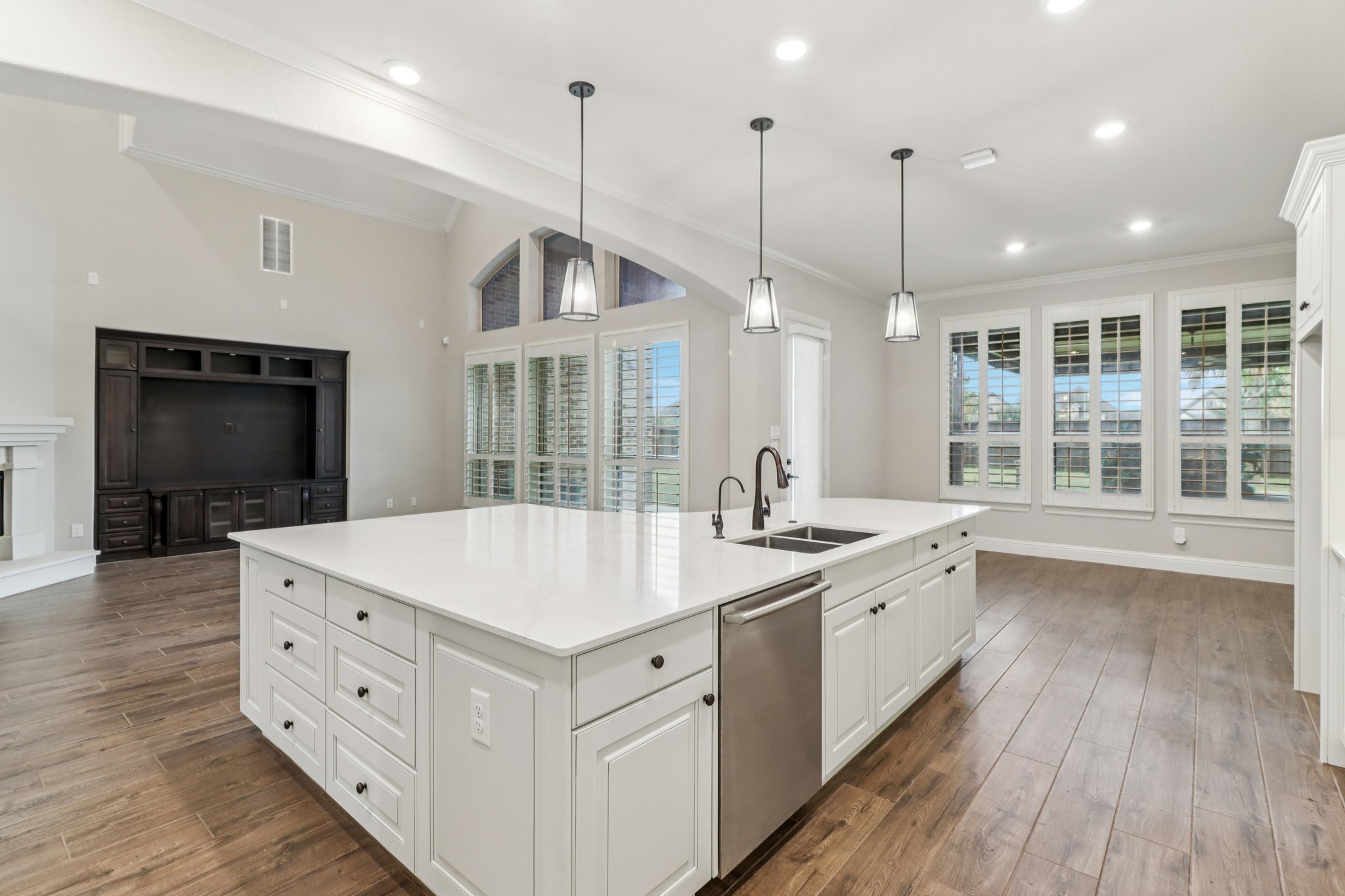 Patten Forest Dr-S0901-011.jpg