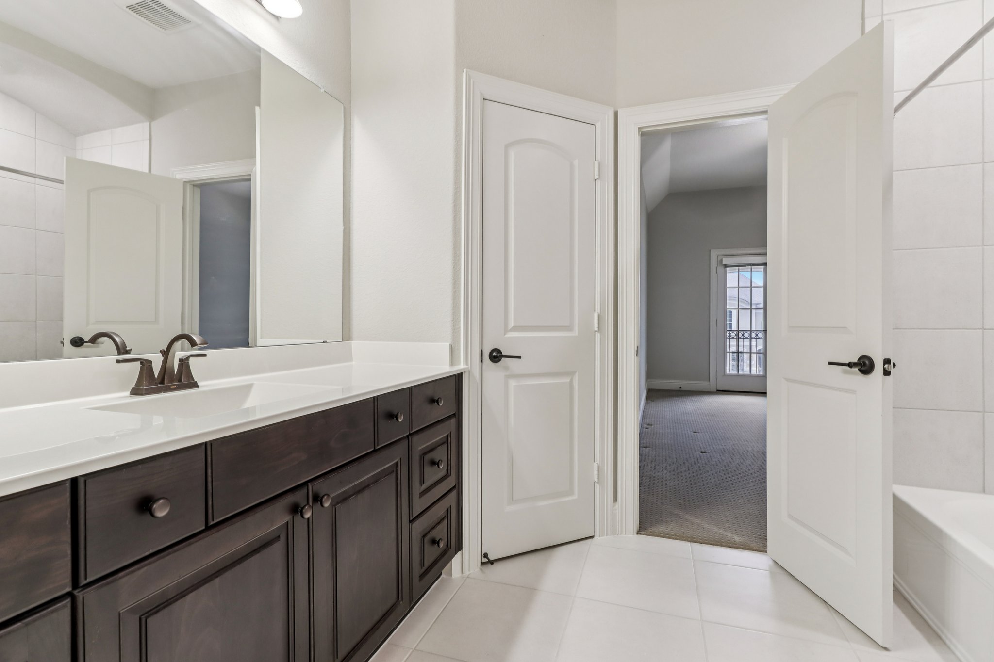 Patten Forest Dr-S0901-035.jpg