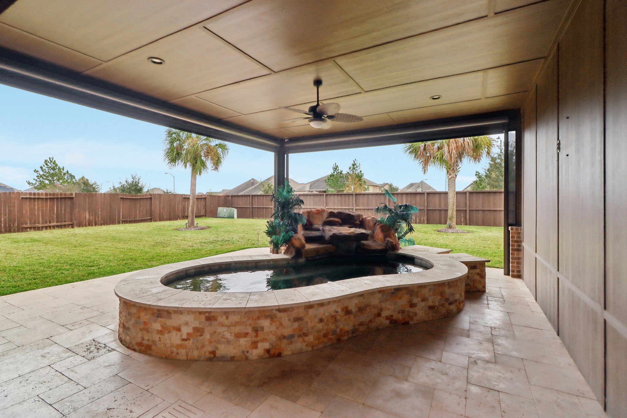 Patten Forest Dr-S0901-047.jpg