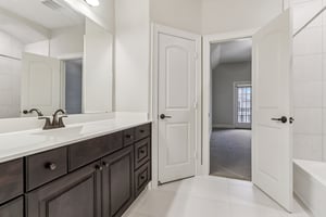 Patten Forest Dr-S0901-035.jpg