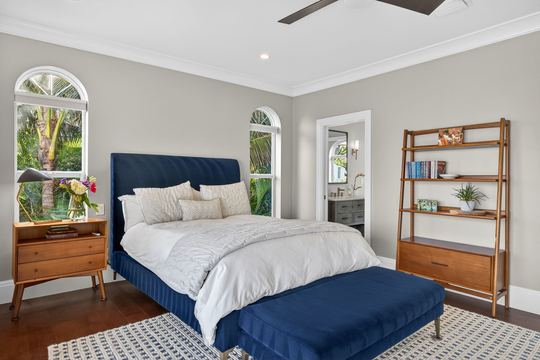 Guest Bedroom  4 of 4