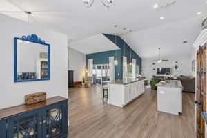 Dinette/Kitchen