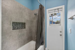 Bathroom 2 (pool bath)